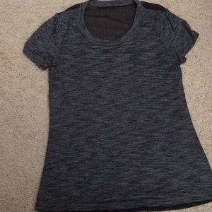Lululemon tshirt
